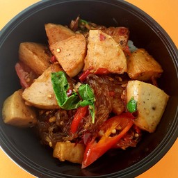 ข้าวราดกระเพราหมูยอ+วุ้นเส้น