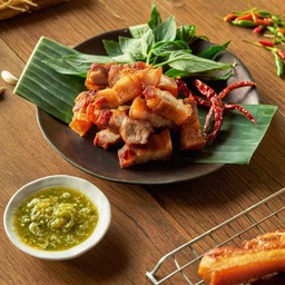 หมูสามชั้นทอดน้ำปลา