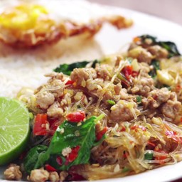 ข้าวกะเพราวุ้นเส้นหมูสับบบบ