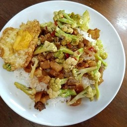 ข้าวดอกกะหล่ำหมูกรอบ