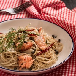 สปาเก็ตตี้แซลมอนเคเปอร์