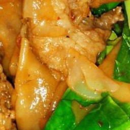 ผัดซีอิ้วเส้นใหญ่