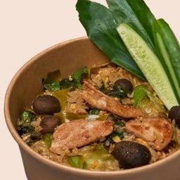 ข้าวเหนียวผัดแกงเห็ดเผาะไก่บ้าน