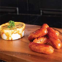 ไส้กรอกชีสกับผักโขมอบชีส