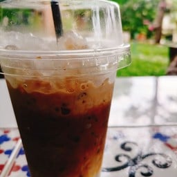 กาแฟสดสกั้ดผสมโอวัลติน ชงเป็นเมนูเย็นรสชาติขมน้อยกว่ามอคโค ถูกปากคนไทย