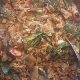ผัดเผ็ดไก่หน่อไม้ดอง