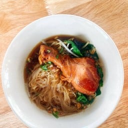 ก๊วยเตี๋ยวไก่ตุ๋น