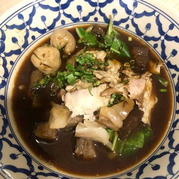 ร้านก๋วยเตี๋ยวเรือครูเจน (K.Jane Boat Noodle)