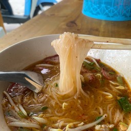 ก๋วยเตี๋ยวหมูแดง