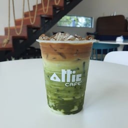 Attic Cafe'