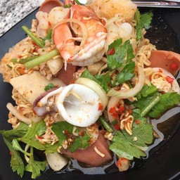 ยำมาม่ารวมมิตร