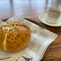 ขนมปังเนยกระเทียมครีมชีส