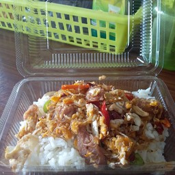 แหนมผัดไข่ใส่วุ้นเส้น