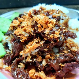 ข้าวเนื้อทอดกระเทียม