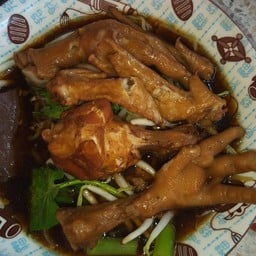 เด่นเตี๋ยวไก่ตามสั่ง