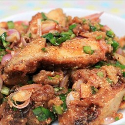 ข้าวยำไก่แซ่บ