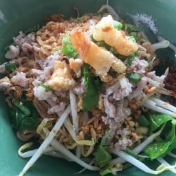 ก๋วยเตี๋ยวหมูเจ๊ออ