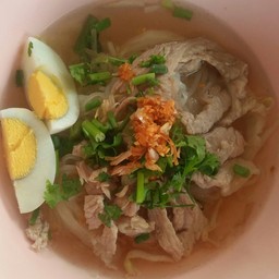 ก๋วยเตี๋ยวหมูน้ำใส