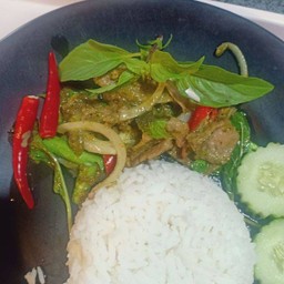 ข้าวแกงเขียวหวานไก่ราดข้าว