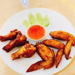 ปีกและน่องไก่ทอด (น่องไก่ 3 ชิ้น + ปีกไก่ 3 ชิ้น)