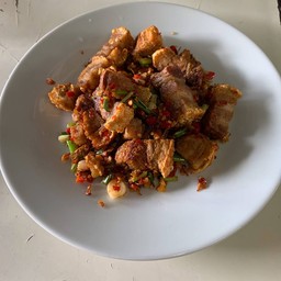 หมูกรอบคั่วพริกเกลือ