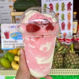 สตอเบอรี่โยเกิร์ต