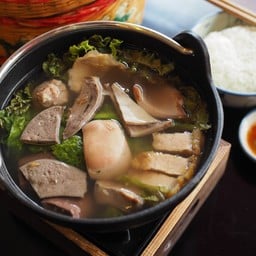 เกาเหลาเลือดหมู