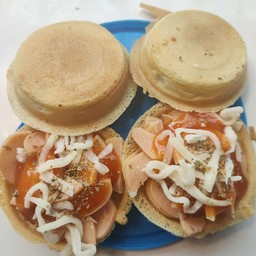 โอปันยากิ ไส้กรอกพิชซ่าซอสพริก