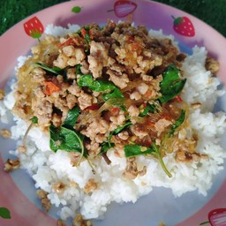 ข้าวกะเพราวุ้นเส้นหมูสับ