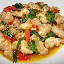 กะเพราเอ็นไก่ราดข้าว ( ไม่ทอด)