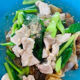 ราดหน้าหมู