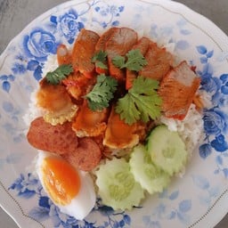 ข้าวขาหมู&อาหารตามสั่ง ขวัญยืน