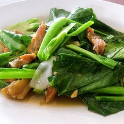 คะน้าไก่กรอบ