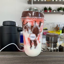 สตอเบอร์รี่โยเกิตราดช็อคโกแลต