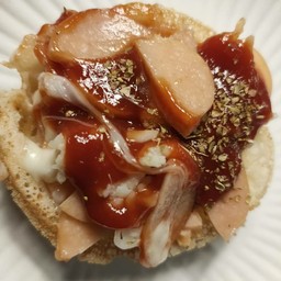 โอปันยากิไส้กรอกมายองเนส+ซอสมะเขือเทศ