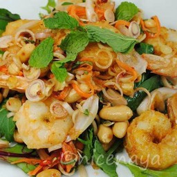 ยำกุ้งกรอบ