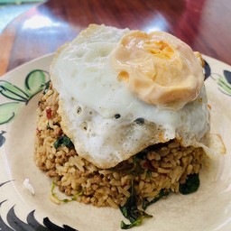 ข้าวคลุกกะเพรานรกแตก(ไข่ดาว)