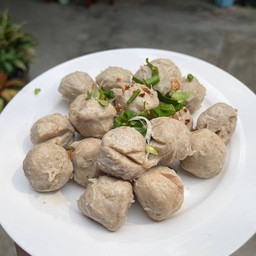 ลูกชิ้นลวก หมู - เนื้อ (น้ำจิ้มรสเด็ด)