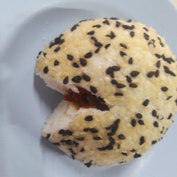 ซาลาเปาทอดไส่หมูแดง