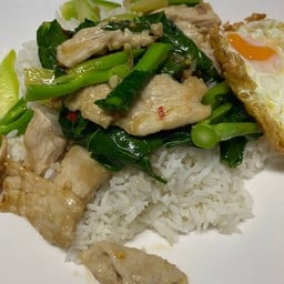 ผัดคะน้า (กับข้าว)