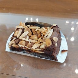 Flourless Brownier with nuts