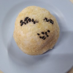 ซาลาเปาทอดไส้ถั่วดำ