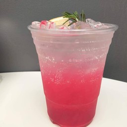 สตอเบอร์รี่โซดา