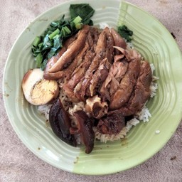 ข้าวหน้าไก่ตุ๋น