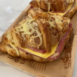 ครัวซองต์ แฮมชีส