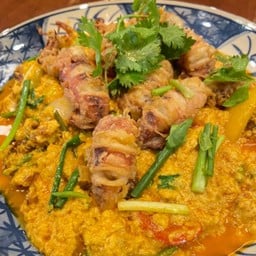 ปลาหมึกผัดผงกระหรี่