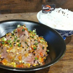 ข้าวหน้าเนื้อวากิวแซ่บ