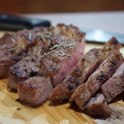 สันคอหมูพริกไทยดำ