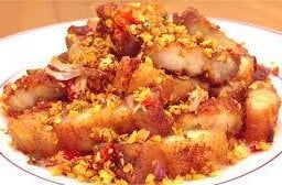 หมูกรอบทอดกระเทียม กับข้าว