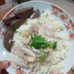 ข้าวมันไก่ กุ๊กๆ วัดหนองกะขะ